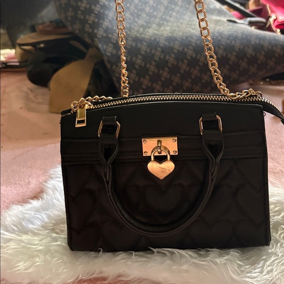 Black Quilted Heart Handbag with Gold Chain - Picture 5 of 6